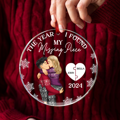 The Year I Found My Missing Piece Kissing Couples - Personalized Circle Acrylic Ornament